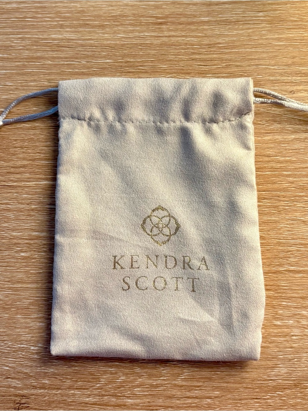 New Kendra Scott Vincent Chain Gold Necklace NWT - Picture 6 of 9